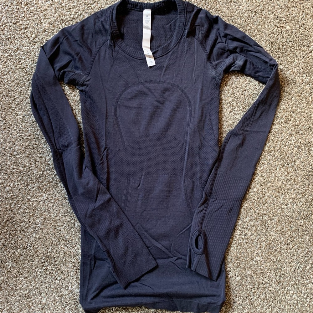 Womens Lululemon long sleeve size 2